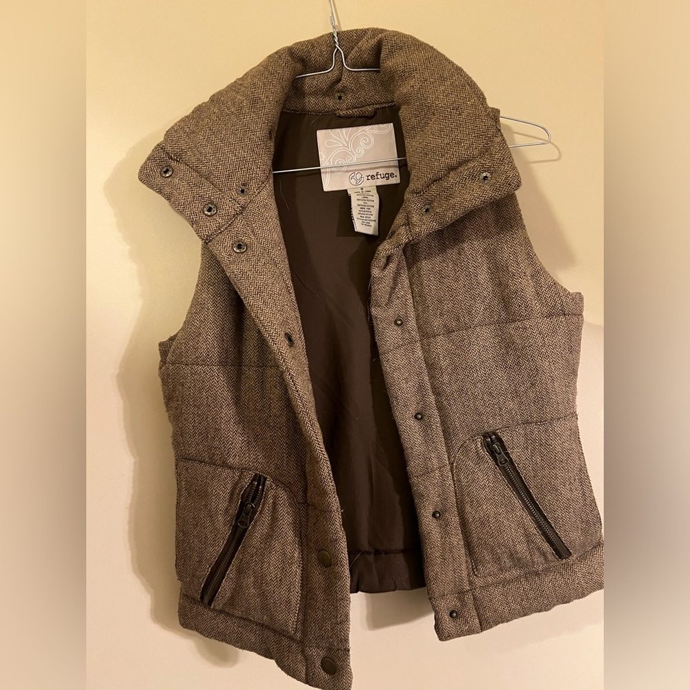 Medium Refuge Brown Vest